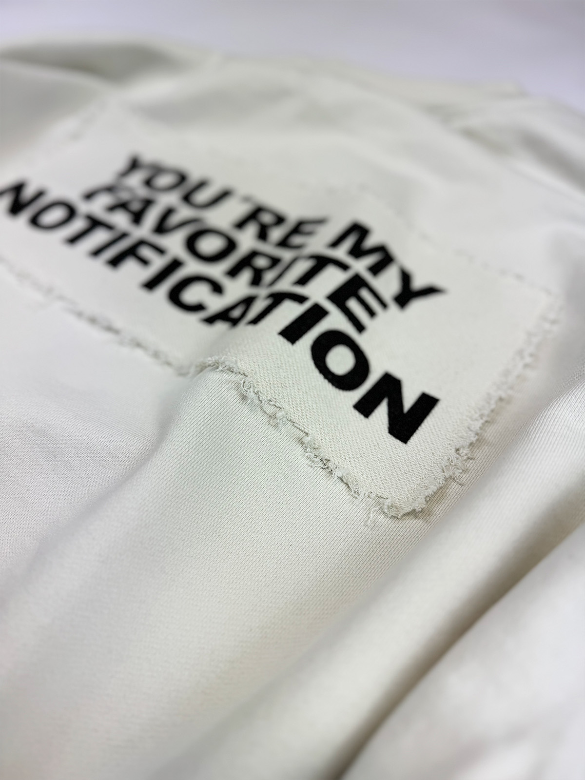 Fav-Notification Sweater Vintage White